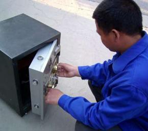 桂林全市连锁开锁公司桂林各区开防盗门锁房门锁汽车锁保险柜锁换锁